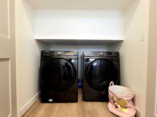 11424 107 Avenue, Grande Prairie, AB - Indoor Photo Showing Laundry Room