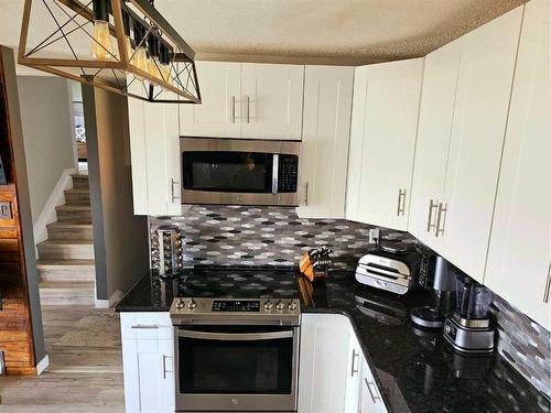 10506 98 Avenue, Grande Cache, AB - Indoor Photo Showing Kitchen