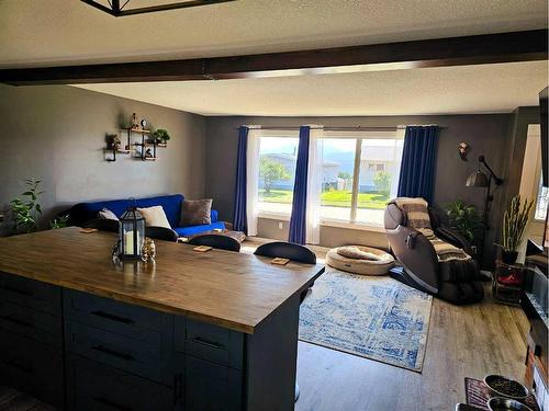 10506 98 Avenue, Grande Cache, AB - Indoor Photo Showing Living Room