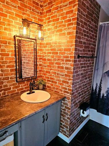 10506 98 Avenue, Grande Cache, AB - Indoor Photo Showing Bathroom