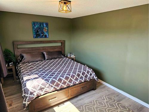 10506 98 Avenue, Grande Cache, AB - Indoor Photo Showing Bedroom