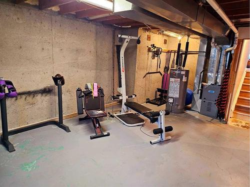 10506 98 Avenue, Grande Cache, AB - Indoor Photo Showing Gym Room