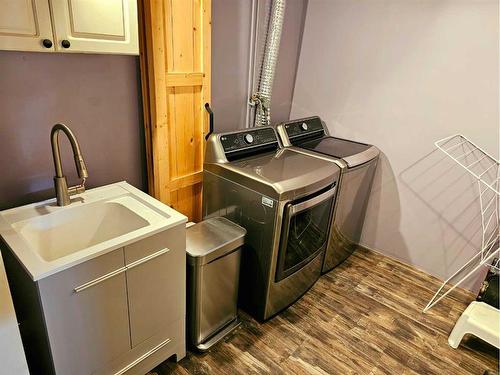 10506 98 Avenue, Grande Cache, AB - Indoor Photo Showing Laundry Room