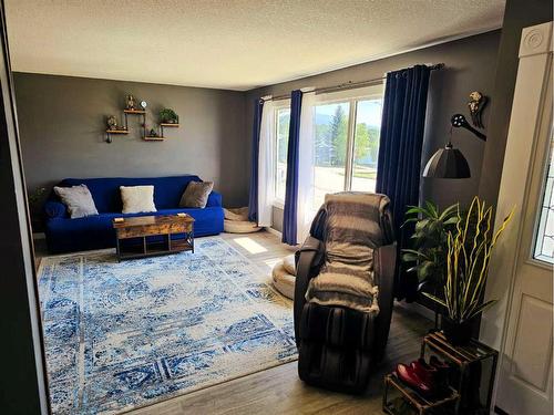 10506 98 Avenue, Grande Cache, AB - Indoor Photo Showing Living Room