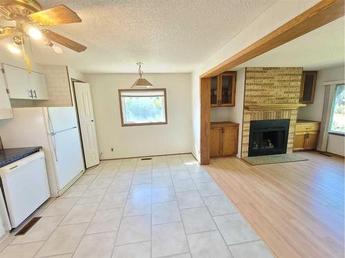 4805 Doyle Avenue, Donnelly, AB - Indoor With Fireplace