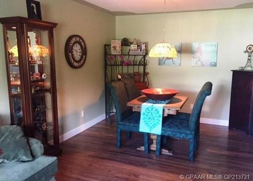 7-8808 96 Street, Peace River, AB - Indoor Photo Showing Dining Room