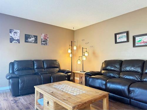 10213 97 Avenue, Grande Cache, AB - Indoor Photo Showing Living Room