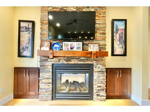 10313 86 Street, Peace River, AB - Indoor With Fireplace