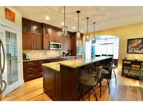 10313 86 Street, Peace River, AB - Indoor Photo Showing Kitchen With Upgraded Kitchen