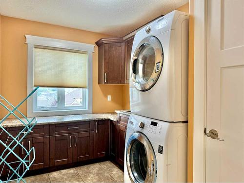 10313 86 Street, Peace River, AB - Indoor Photo Showing Laundry Room