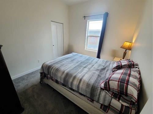 10006 100 Street, Nampa, AB - Indoor Photo Showing Bedroom