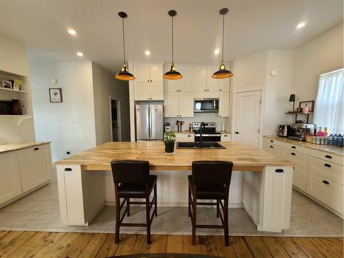 10006 100 Street, Nampa, AB - Indoor Photo Showing Kitchen With Upgraded Kitchen