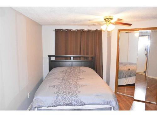 5022 49 Street, Berwyn, AB - Indoor Photo Showing Bedroom