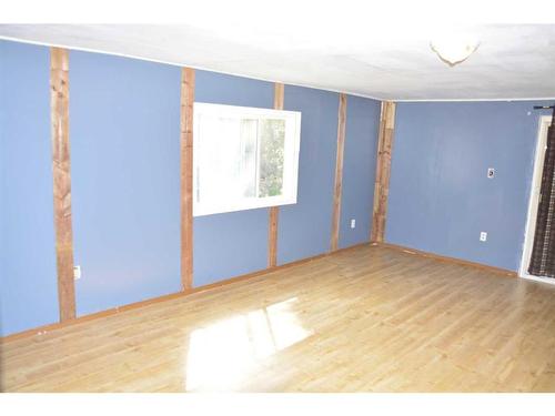 5022 49 Street, Berwyn, AB - Indoor Photo Showing Other Room