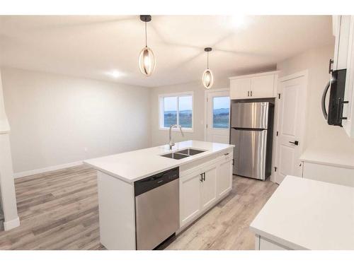 9650 Hillcrest Drive, Grande Prairie, AB - Indoor Photo Showing Kitchen With Stainless Steel Kitchen With Double Sink