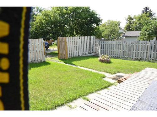 10115 105 Avenue, Peace River, AB - Outdoor