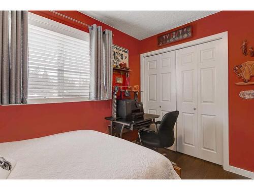 85014 Township Road 722, Rural Grande Prairie No. 1, County Of, AB - Indoor Photo Showing Bedroom