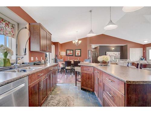 85014 Township Road 722, Rural Grande Prairie No. 1, County Of, AB - Indoor Photo Showing Kitchen With Double Sink