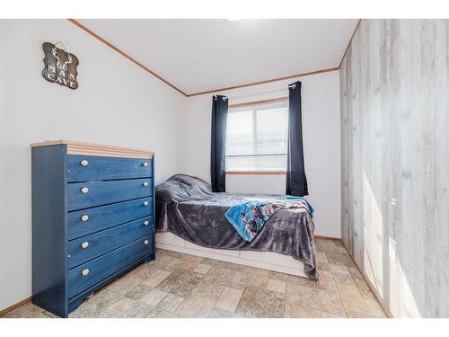 8601 90 Street, Grande Prairie, AB - Indoor Photo Showing Bedroom