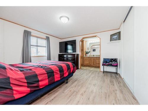 8601 90 Street, Grande Prairie, AB - Indoor Photo Showing Bedroom