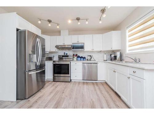 106-9105 91 Street, Grande Prairie, AB - Indoor Photo Showing Kitchen