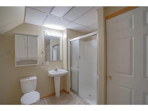 9110 136 Ave, Peace River, AB - Indoor Photo Showing Bathroom