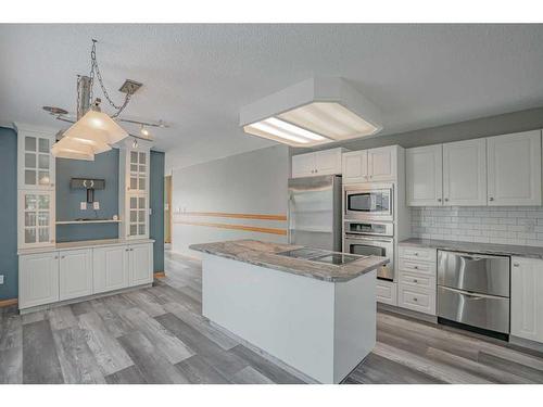 9110 136 Ave, Peace River, AB - Indoor Photo Showing Kitchen With Double Sink With Upgraded Kitchen