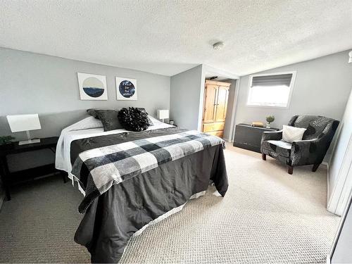 9324 104 Avenue, Grande Prairie, AB - Indoor Photo Showing Bedroom