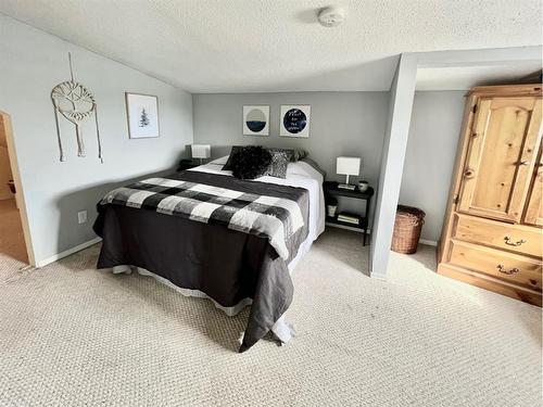 9324 104 Avenue, Grande Prairie, AB - Indoor Photo Showing Bedroom