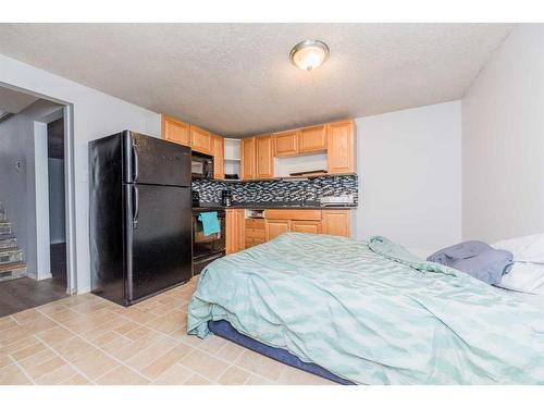 10023 94 Avenue, Grande Prairie, AB - Indoor Photo Showing Bedroom