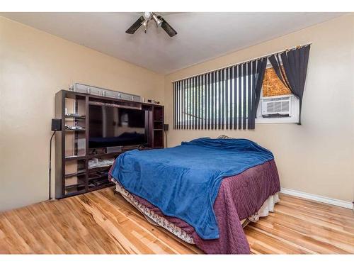 10023 94 Avenue, Grande Prairie, AB - Indoor Photo Showing Bedroom