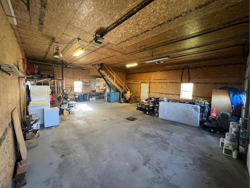 5701 River Road, Fort Vermilion, AB - Indoor Photo Showing Garage