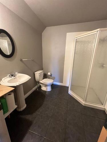 5701 River Road, Fort Vermilion, AB - Indoor Photo Showing Bathroom