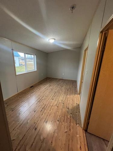 5701 River Road, Fort Vermilion, AB - Indoor Photo Showing Other Room