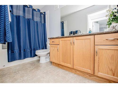 7701 114 Street, Grande Prairie, AB - Indoor Photo Showing Bathroom