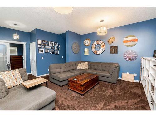 7701 114 Street, Grande Prairie, AB - Indoor Photo Showing Living Room