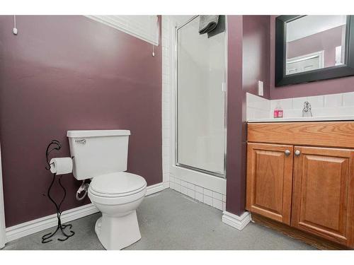 7701 114 Street, Grande Prairie, AB - Indoor Photo Showing Bathroom