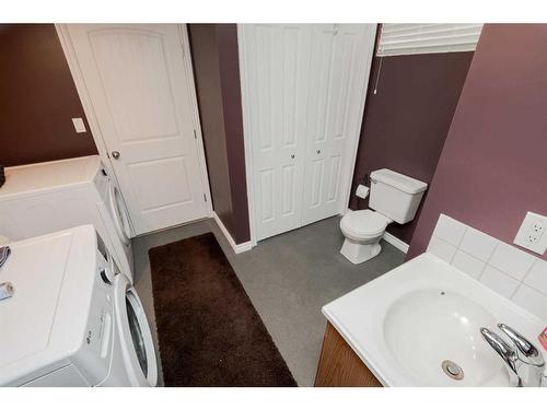 7701 114 Street, Grande Prairie, AB - Indoor Photo Showing Bathroom