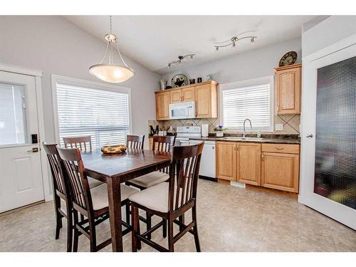 7701 114 Street, Grande Prairie, AB - Indoor Photo Showing Dining Room