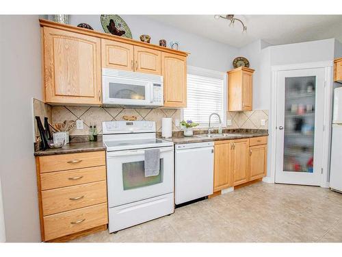 7701 114 Street, Grande Prairie, AB - Indoor Photo Showing Kitchen