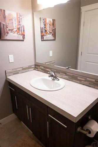 11322 105 Avenue, Grande Prairie, AB - Indoor Photo Showing Bathroom