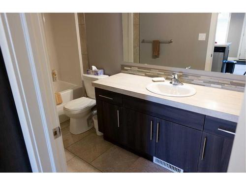 11322 105 Avenue, Grande Prairie, AB - Indoor Photo Showing Bathroom