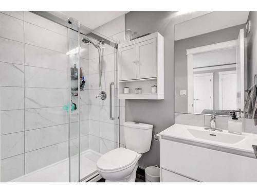 10450 131 Avenue, Grande Prairie, AB - Indoor Photo Showing Bathroom