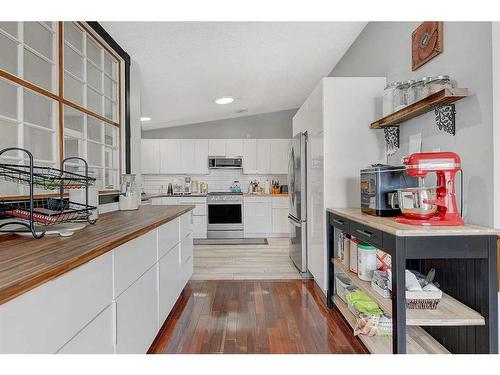 11307 103 Street, Grande Prairie, AB - Indoor Photo Showing Kitchen