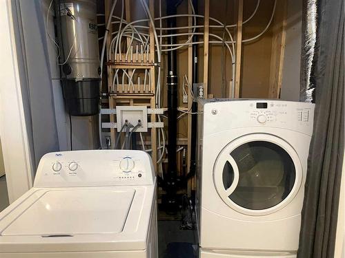 8222 96 Street, Peace River, AB - Indoor Photo Showing Laundry Room