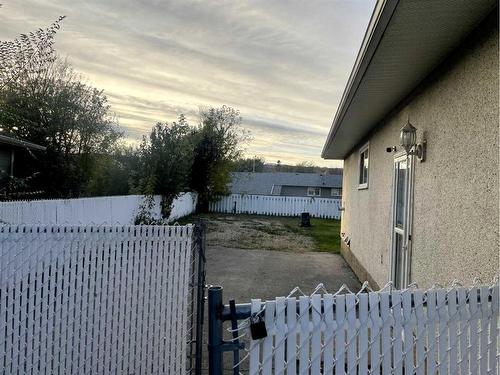 8222 96 Street, Peace River, AB - Outdoor