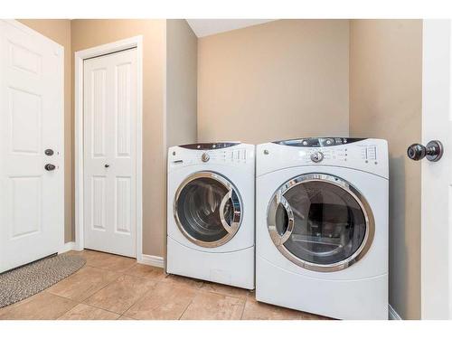 8822 88 B Street, Grande Prairie, AB - Indoor Photo Showing Laundry Room