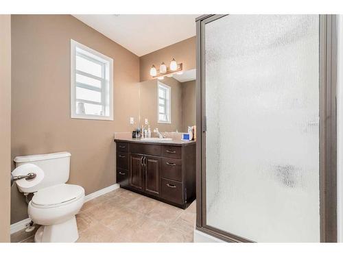 8822 88 B Street, Grande Prairie, AB - Indoor Photo Showing Bathroom