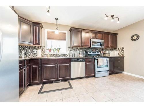 8822 88 B Street, Grande Prairie, AB - Indoor Photo Showing Kitchen