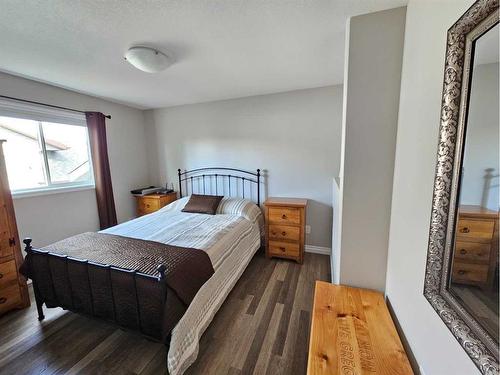 11430 72 Avenue, Grande Prairie, AB - Indoor Photo Showing Bedroom